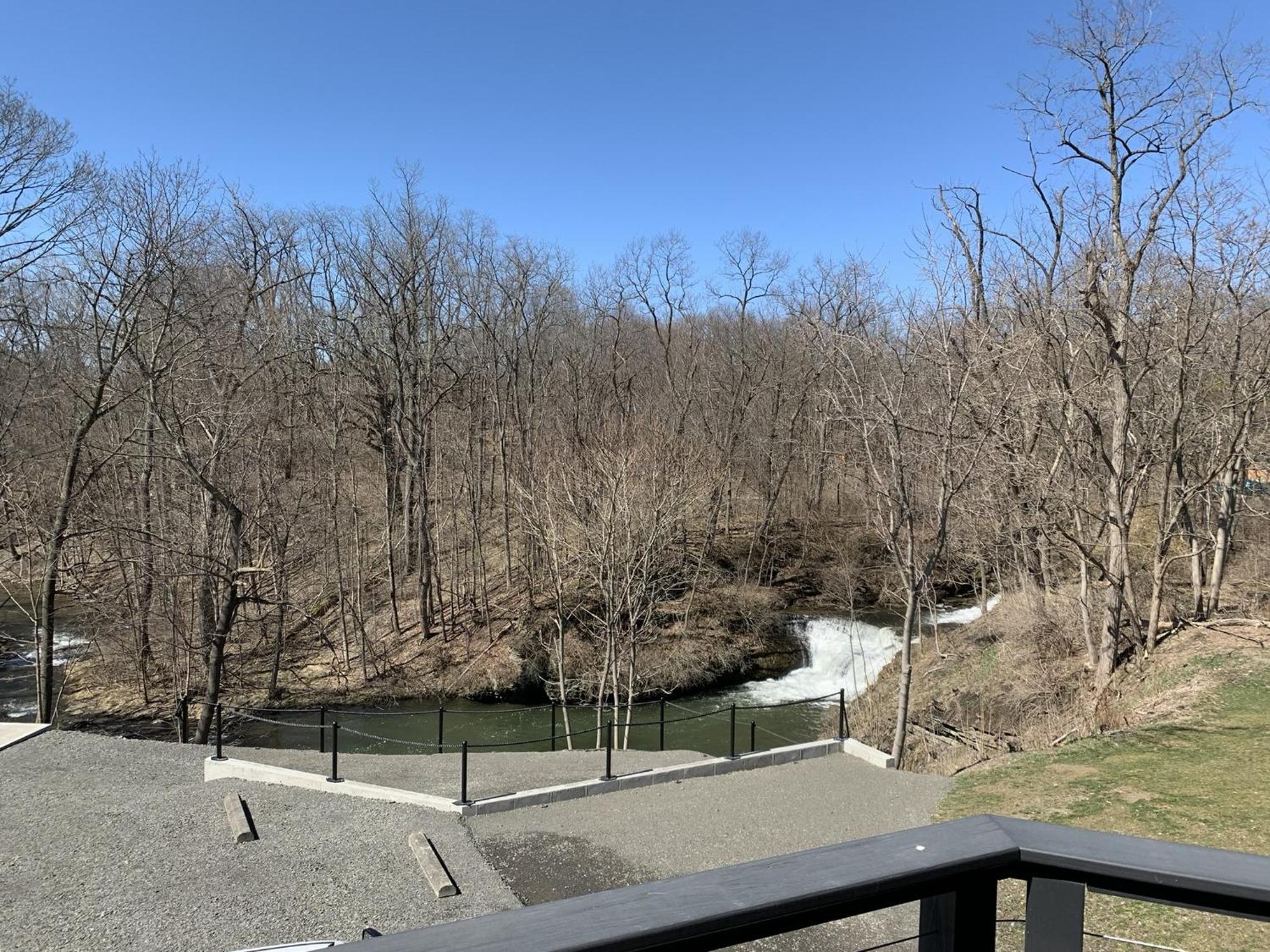 The Fallsview At Burdett Falls Exterior photo